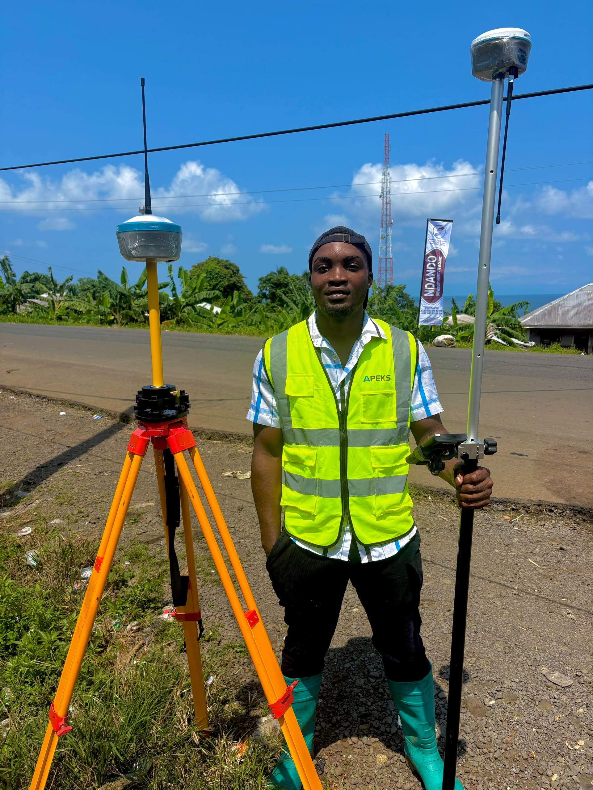 GNSS surveying in dense tropical forest conditions in Cameroon with APEKS receiver