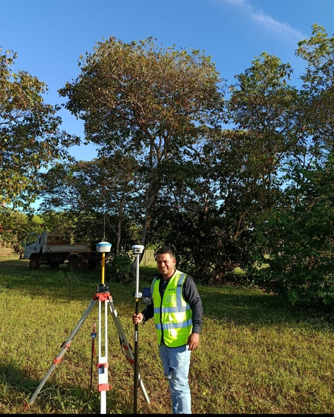 Local Panamanian surveyor successfully operating APEKS RTK GNSS equipment in the field