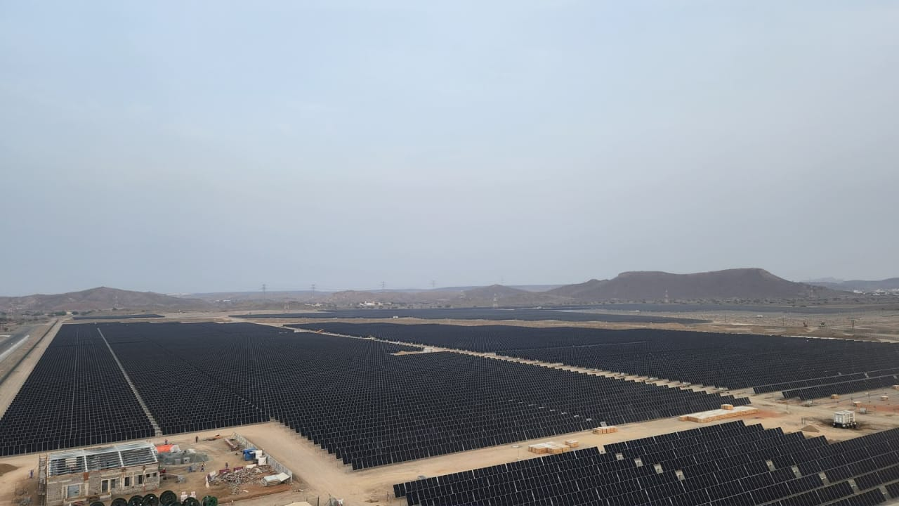Completed solar power plant site overview in Oman surveyed using APEKS RTK GNSS equipment