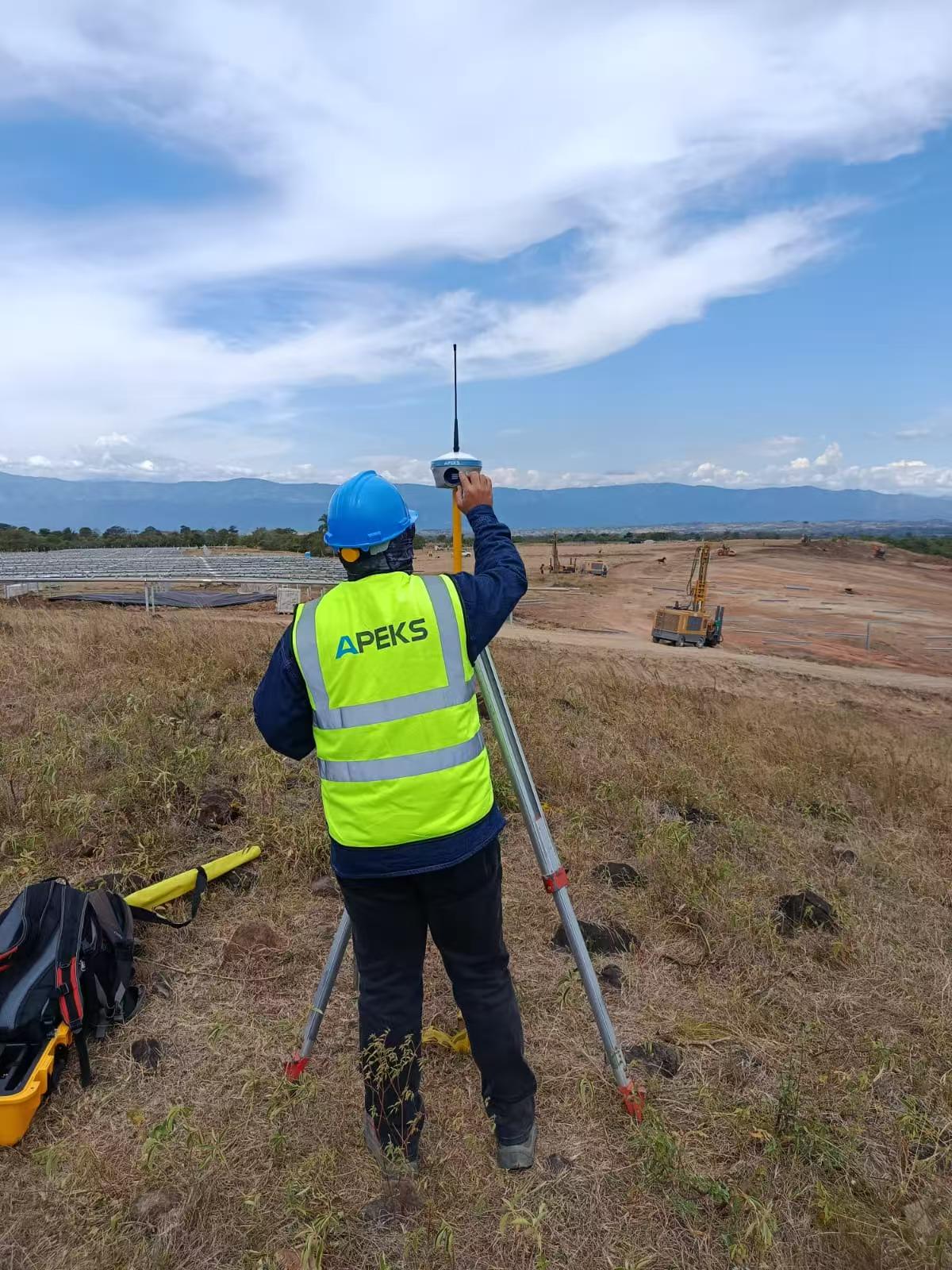 APEKS MAX5 base station deployed for Los Venados Solar Park project survey in Colombia
