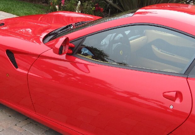 pintura de coche roja.jpg