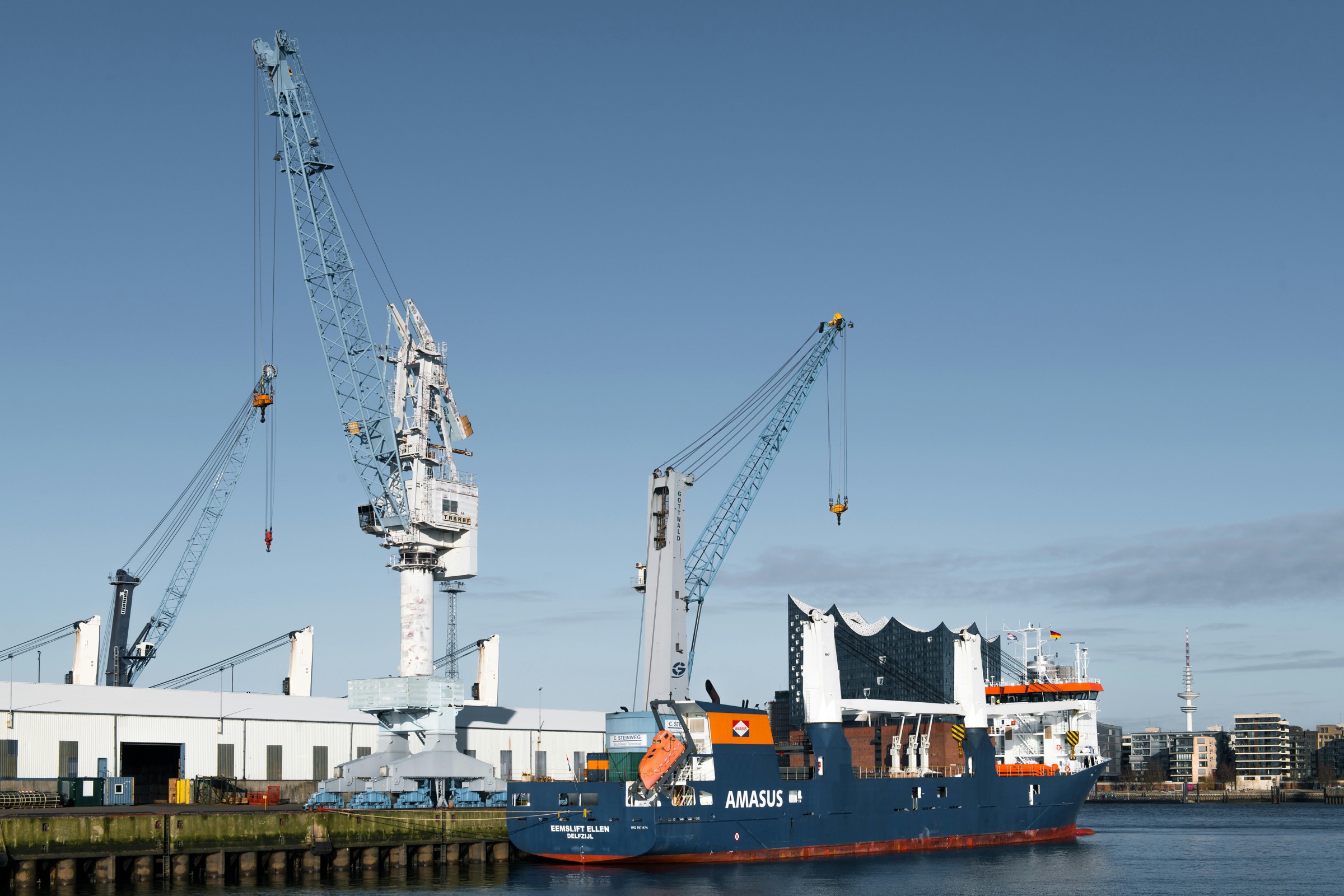 Safeguarding Maritime Health with Advanced UV-C Sterilization Modules in Reliable RO Water Systems