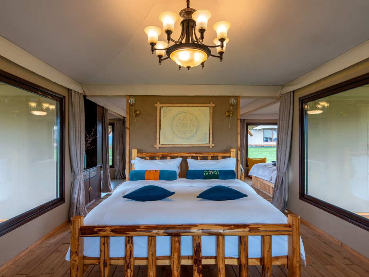 Family-Safari-Holidays-Eurocamp-Safari-Tent
